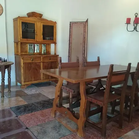 펜션 El Chorrillo Alcuéscar
